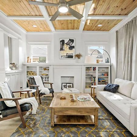 Urban Elegance Retreat Villa Сан Антонио Екстериор снимка