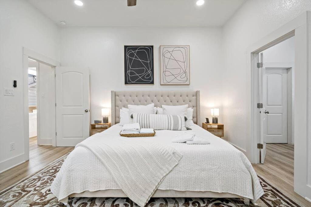 Urban Elegance Retreat Villa Сан Антонио Екстериор снимка